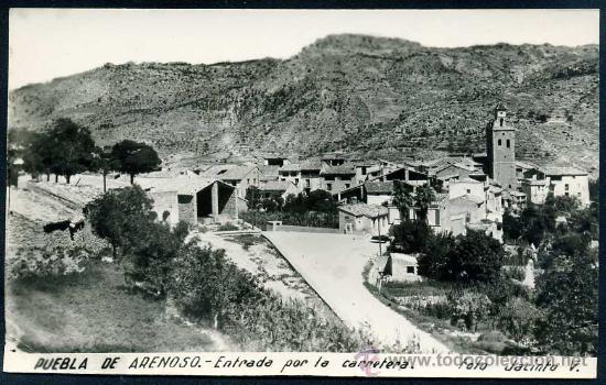 Postales: PUEBLA DE ARENOSO : Fot. Jacinto V. - Entrada por la Carretera. Fotografica