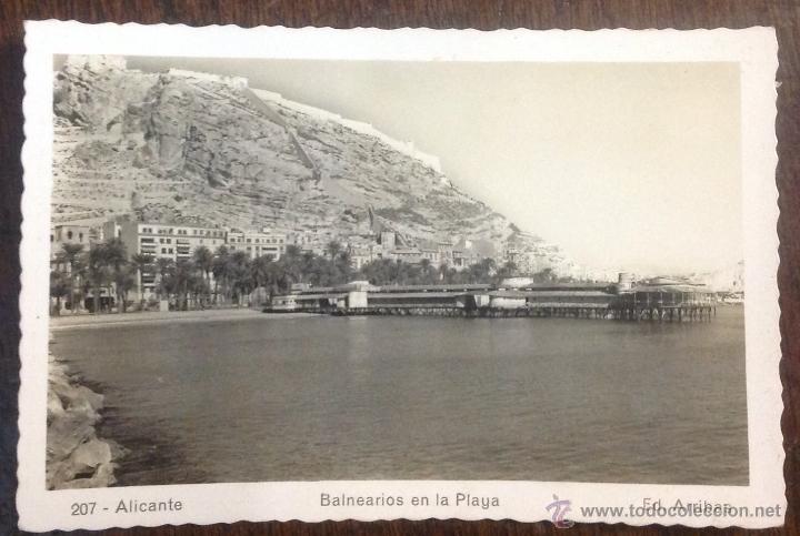 Postais: POSTAL FOTOGR&Aacute;FICA BALNEARIOS EN LA PLAYA DE ALICANTE. (Edit. Arribas).