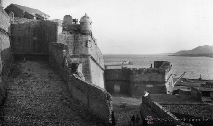 Postales: Pe&ntilde;iscola. Subida a la puerta de Felipe II. 9, Garc&iacute;a Garrabella. exclusivas Romualdo Fornet