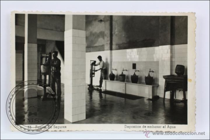 Postkarten: Antigua Postal Fotogr&aacute;fica Animada - 33. Fuente En Segures. Dep&oacute;sitos de Agua - Sin Circular
