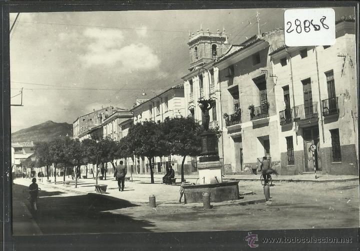 Postcards: AYORA - 6 - PLAZA DEL CAUDILLO - IMP&middot; ALBERO - (28868)