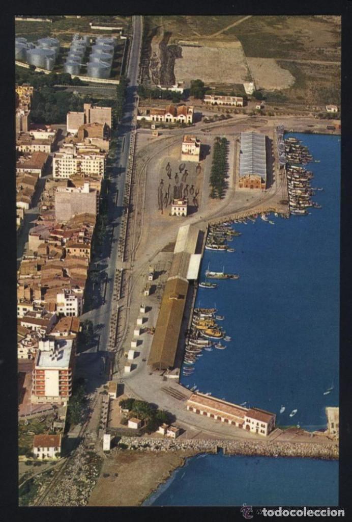 Cartes Postales: A-3740- CASTELLON. GRAO. VISTA AEREA PARCIAL DEL PUERTO.