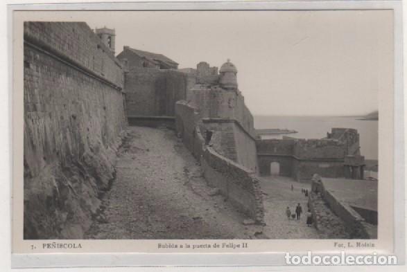 Postales: Pe&ntilde;iscola 1 Subida a la puerta de Felipe II Fot Roisin. Sin circular