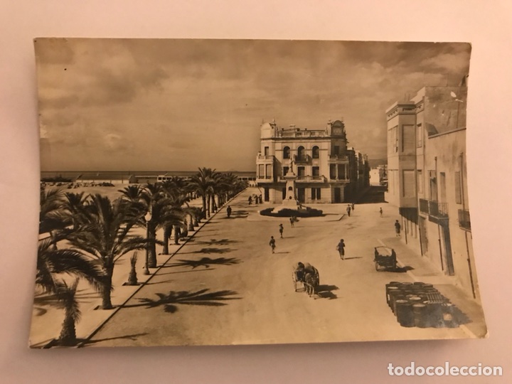 Postais: VINAROZ (Castellon) Postal No.1 Monumento a Costa y Borras y Paseo General&iacute;simo (h.1950?)