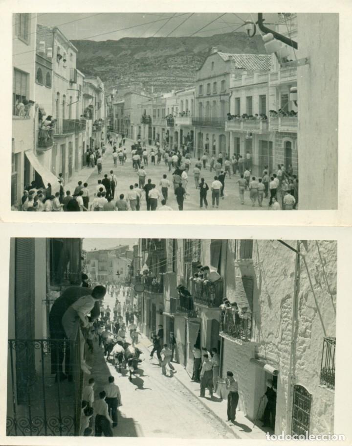 Postkarten: CASTELL&Oacute;N. CHERT. LOTE DE DOS POSTALES. TOROS Y ENCIERRO. HACIA 1940.