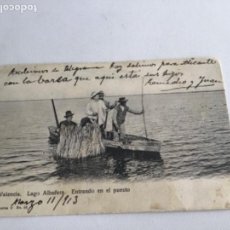 Postales: POSTAL DE VALENCIA LAGO ALBUFERA. ENTRANDO EN EL PUESTO. 1913. 