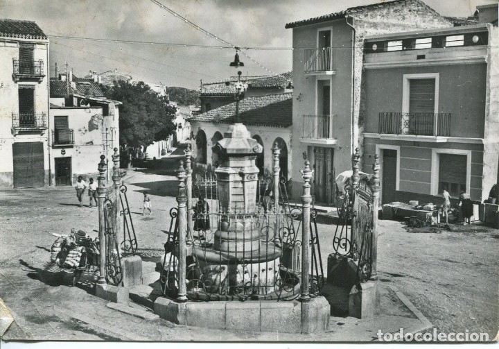 Postkarten: BORRIOL-PLAZA FUENTE- A&Ntilde;O 1960 RARA