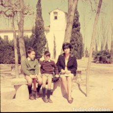 Postales: DIAPOSITIVA ESPAÑA VALENCIA VIVEROS 1966 GRAN FORMATO 55MM SPAIN FOTO PHOTO RETRATO FAMILIA PARQUE