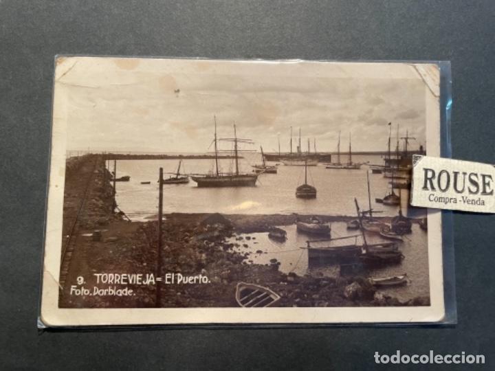 Cartoline: ANTIGUA POSTAL - 9. TORREVIEJA - EL PUERTO FOTO DORBLADE - 14X9 CM. MARCA EN LA PUNTA DE DOBLEZ