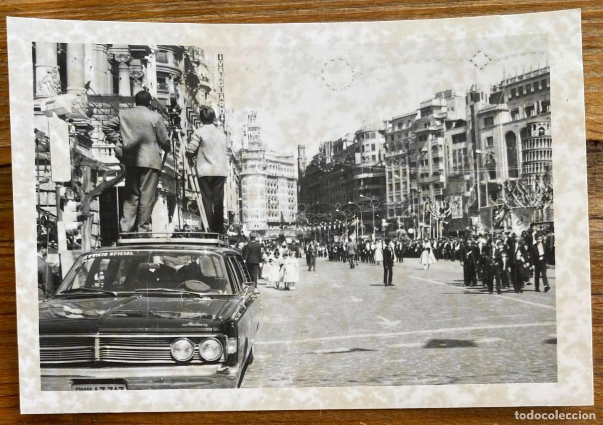 Postais: FOTOGRAFIA DE OPERADORES DEL NO-DO, FALLAS 1969, PLAZA DEL CAUDILLO, A&Ntilde;O 1969, MIDE 10,7 X 7,5 CMS.