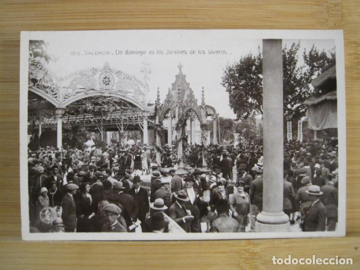 Postkarten: VALENCIA-UN DOMINGO EN LOS JARDINES VIVEROS-FOTOGRAFICA UNIQUE-1215-POSTAL ANTIGUA-(100.699-20)