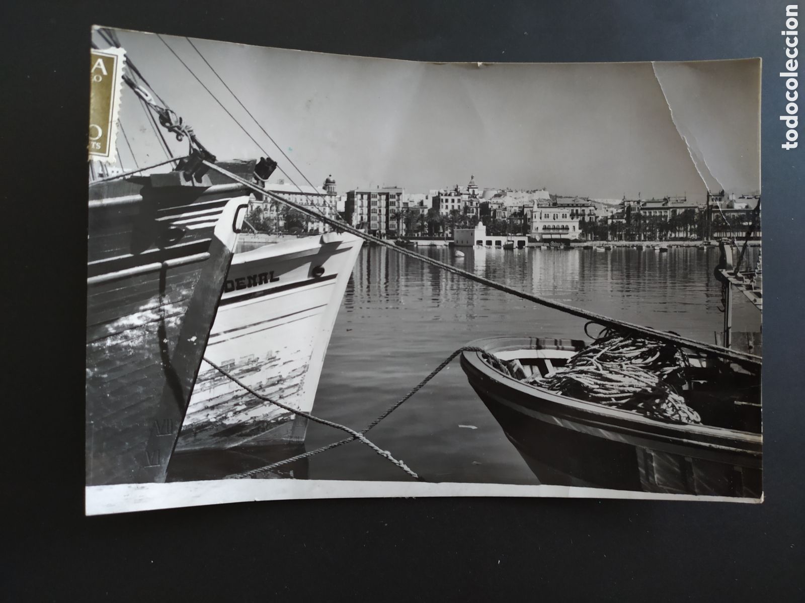 Postkarten: ALICANTE N&ordm; 1010 - DARSENA Y CASTILLO DE SAN FERNANDO - ED. FISA - CIRCULADA EN 1959