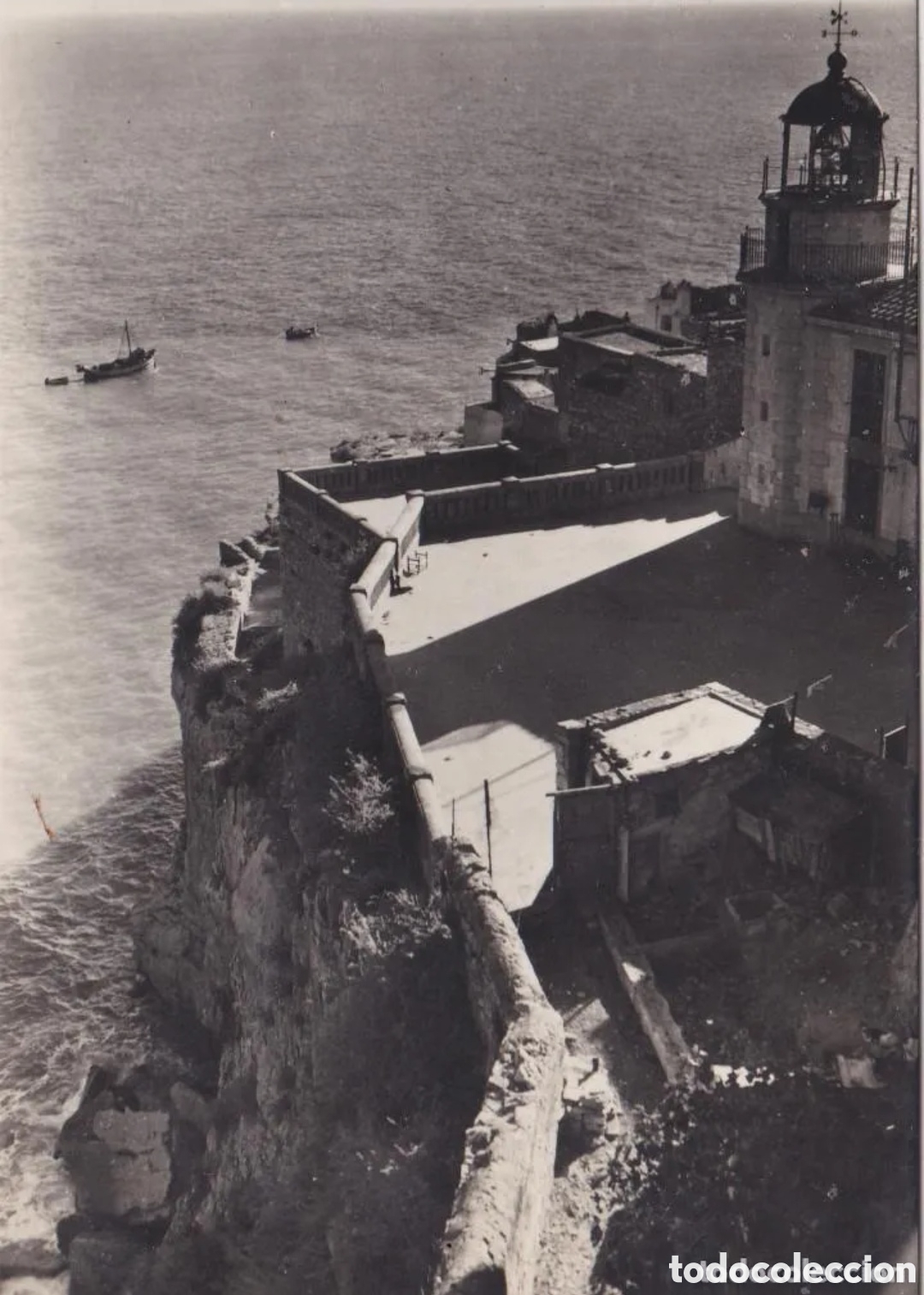 Postales: PE&Ntilde;&Iacute;SCOLA (CASTELL&Oacute;N) - ACANTILADOS Y FARO - FOTOS CAMPA&Ntilde;&Aacute; Y J. PUIG-FERR&Aacute;N