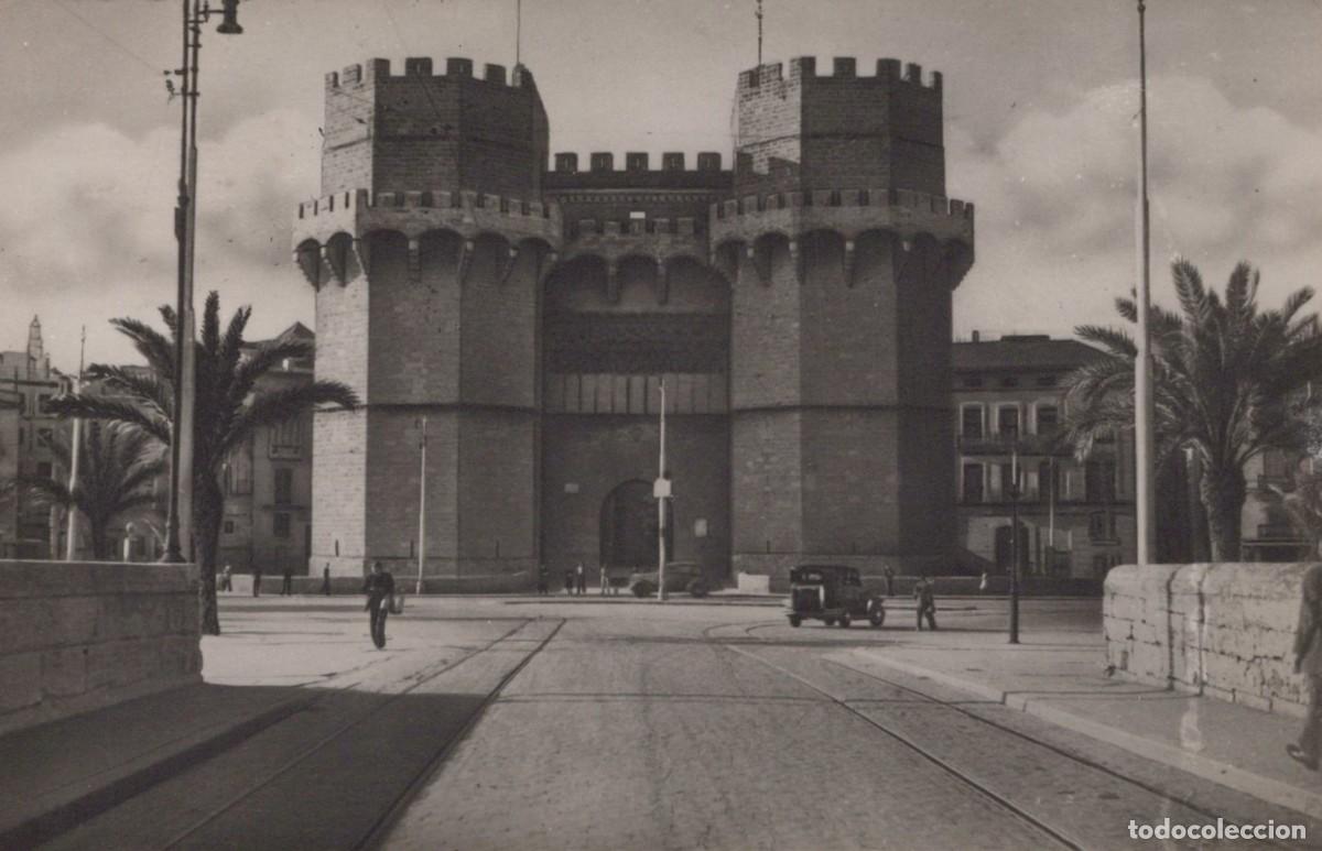 Postkarten: POSTAL FOTOGR&Aacute;FICA- VALENCIA.- N&ordm; 152, TORRES DE SERRANOS. ANIMADA- 1954