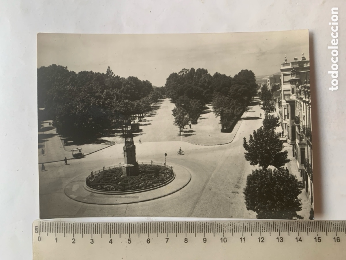 Postcards: POSTAL. CASTELL&Oacute;N DE LA PLANA. PLAZA INDEPENDENCIA Y PARQUE RIBALTA. FOTOG. CAMPA&Ntilde;A Y PUIG-FERRAN.