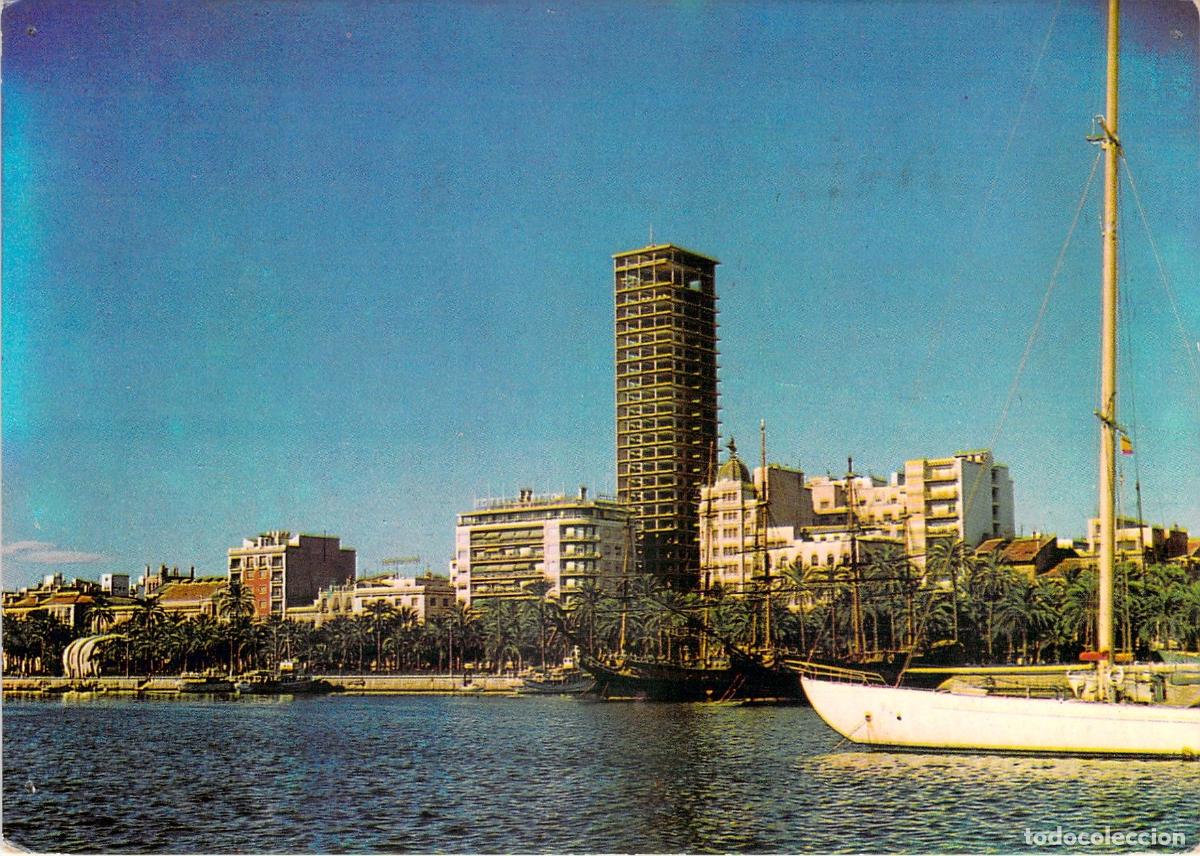 Postales: Tarjeta Postal de Alicante, Vista Parcial del Puerto y Edificio Gran Sol