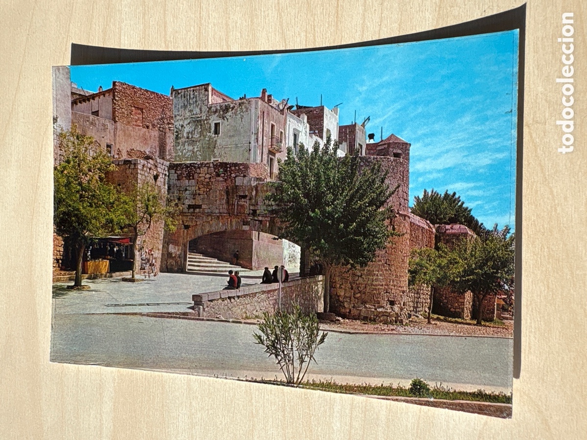 Postales: PE&Ntilde;ISCOLA (Castell&oacute;n) Postal No. 30 Portal del Papa Luna. Edita: F. Castell. ASM