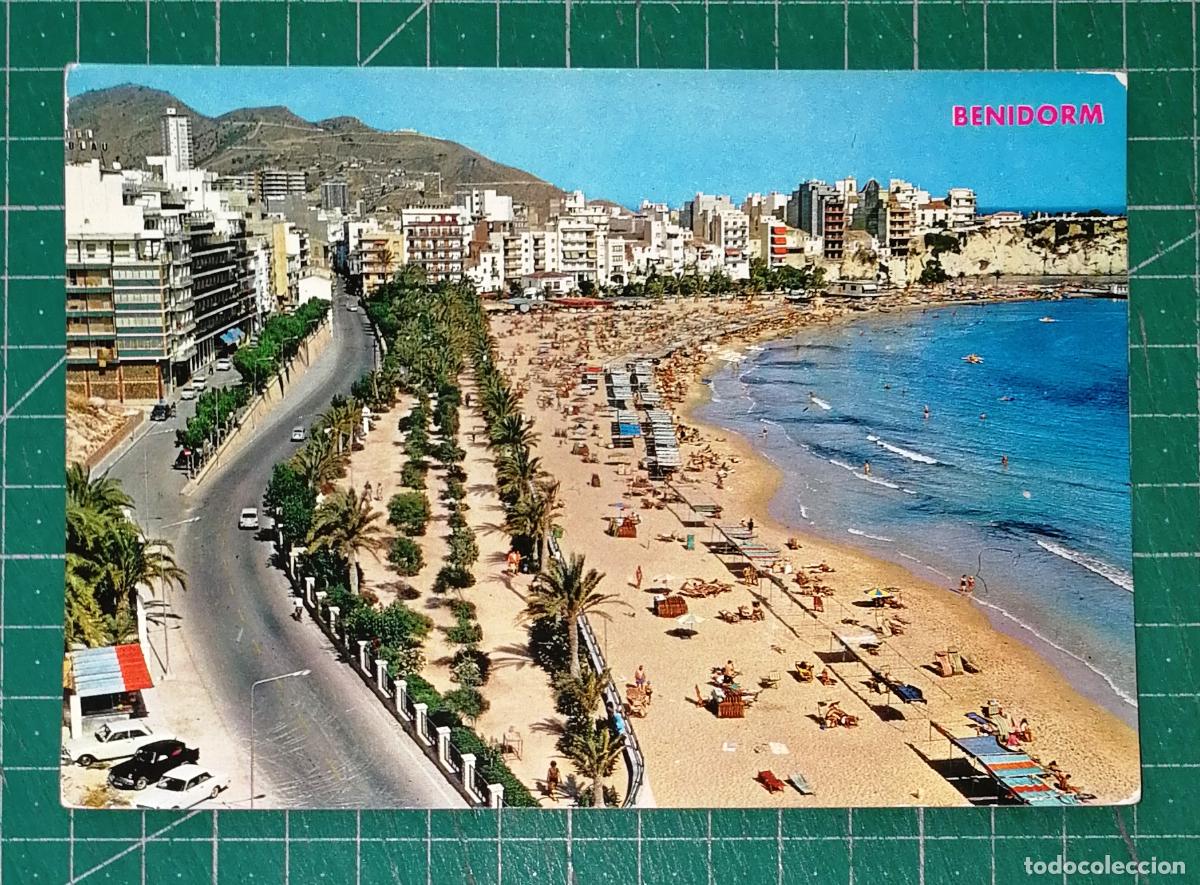 Postales: TARJETA POSTAL. BENIDORM (Alicante). 86 Parque de Col&oacute;n y Playa de Poniente. - Hnos. Galiana
