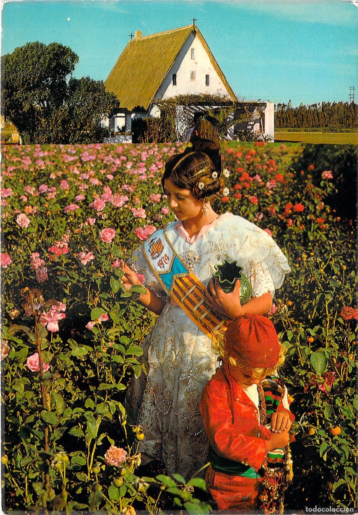 Postales: Postal de Valencia T&iacute;pica con Fallera, Ni&ntilde;o y Barraca Tradicional