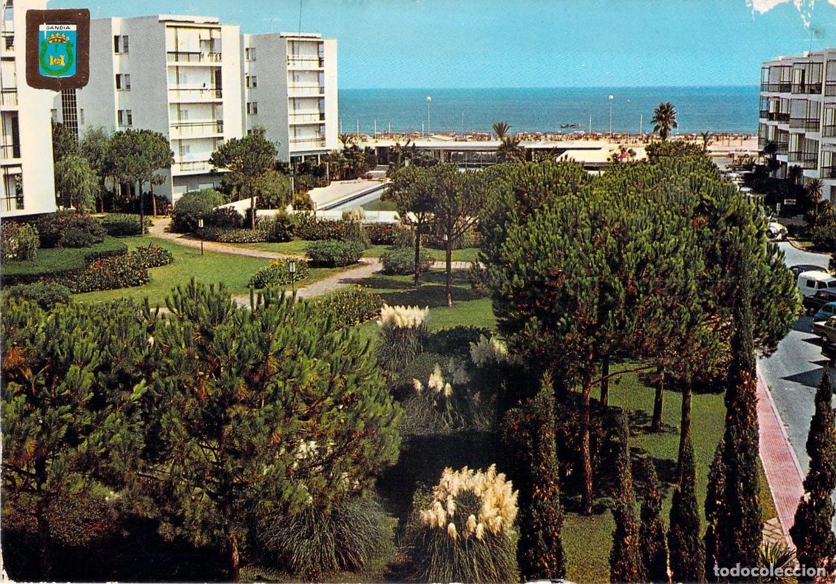 Postales: Postal de Gandia con Vistas a la Playa y Jardines de Apartamentos