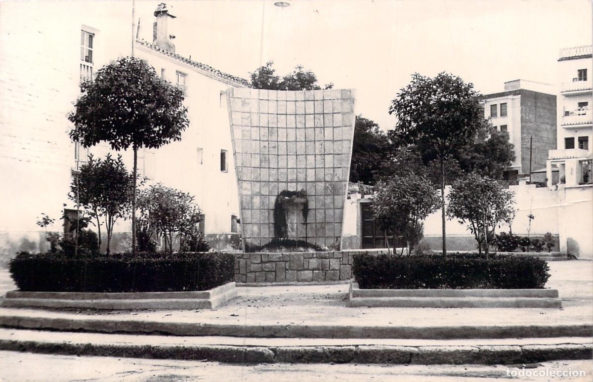 Postales: Postal de Chelva Valencia Plaza y Monumento