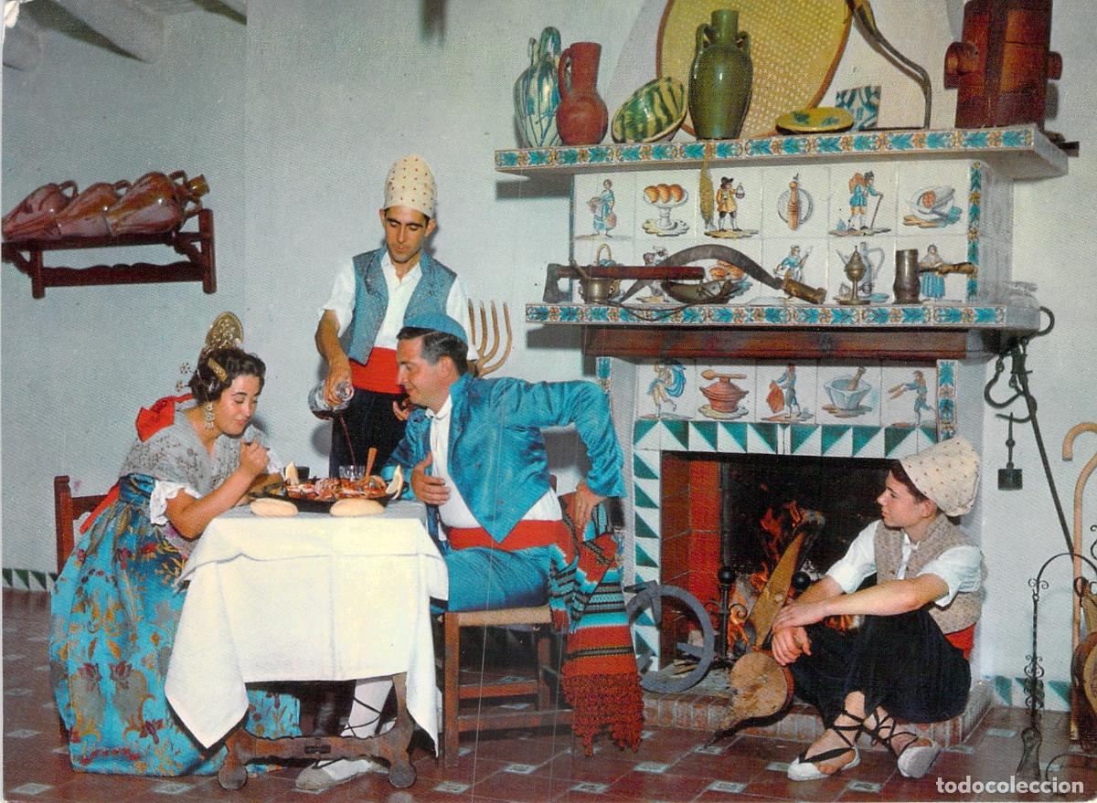 Postales: Postal de Valencia: Tipos Regionales y Trajes T&iacute;picos en Escena Costumbrista