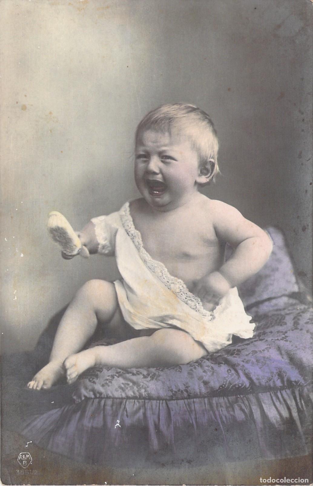 Postales: Postal de Beb&eacute; Llorando con Felicitaci&oacute;n de Santo en Valencia