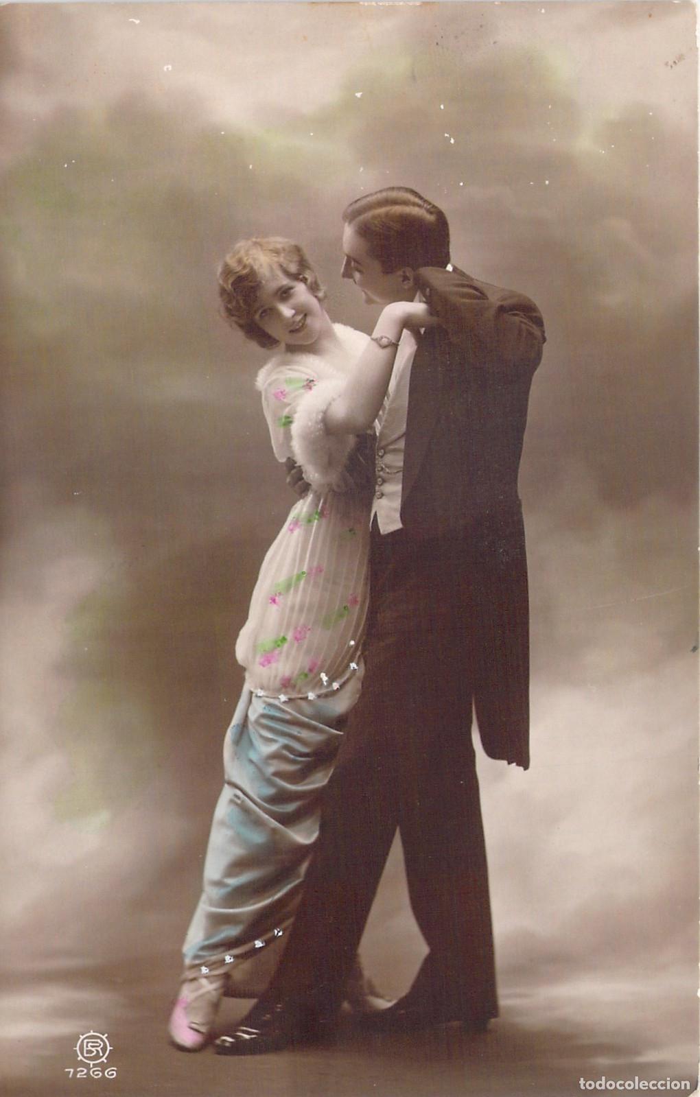 Postales: Postal de Pareja Bailando con Escena Rom&aacute;ntica y Art&iacute;stica