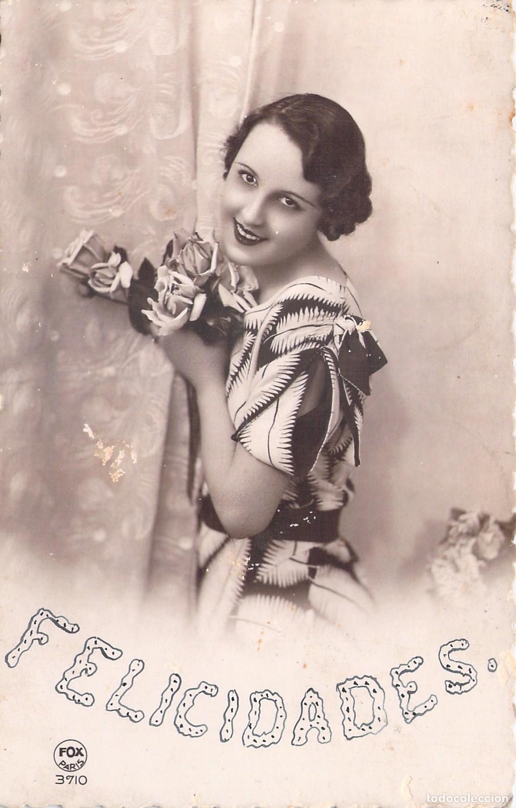 Postales: Postal de Felicitaci&oacute;n con Retrato de Mujer y Rosas