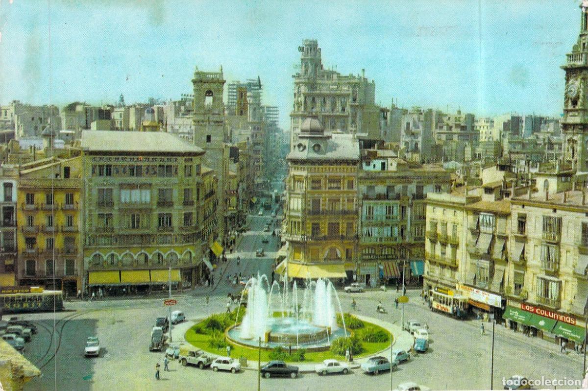 Postales: Postal de la Plaza de la Reina en Valencia con fuente y edificios