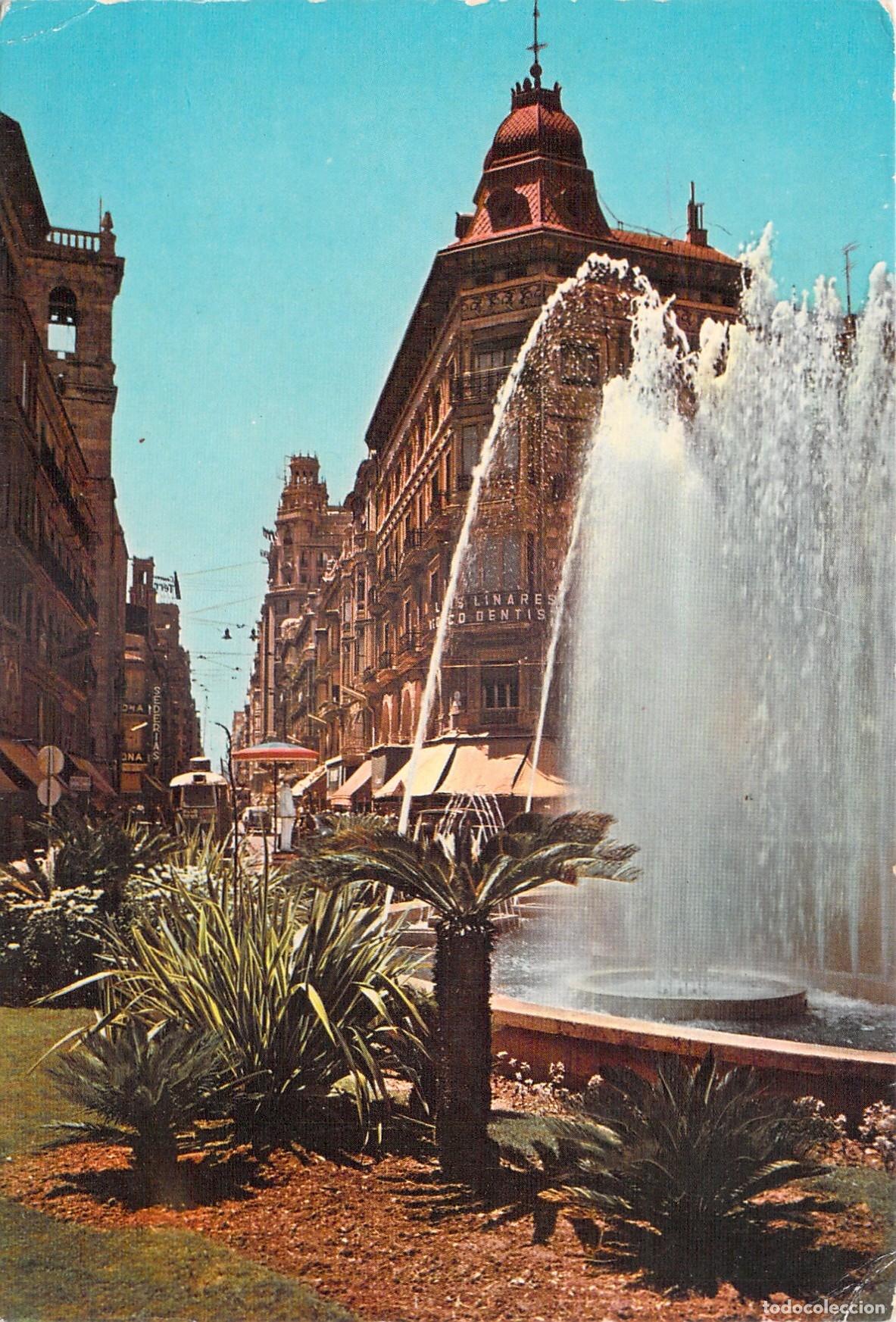 Postales: Postal de la Calle de San Vicente en Valencia con Fuente