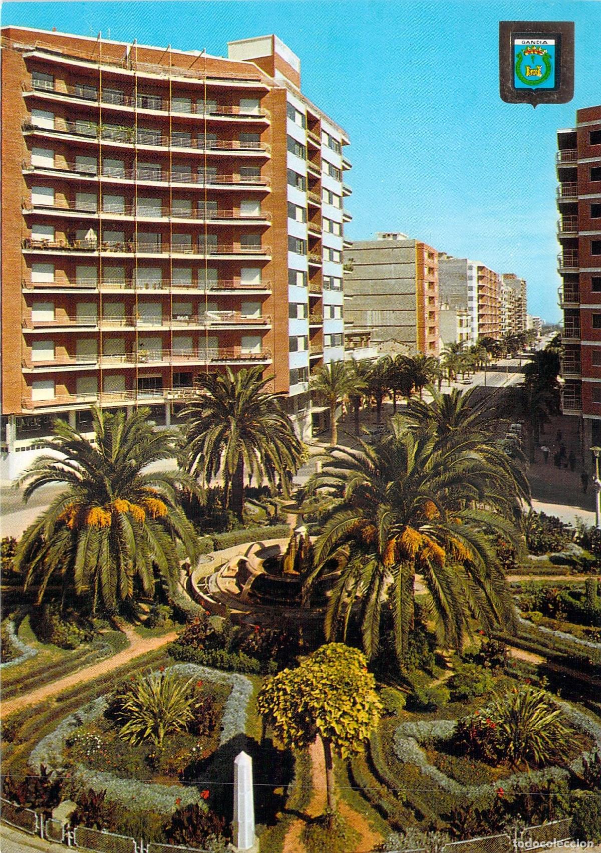 Postales: Postal de Gand&iacute;a, Valencia: Plaza de Cristo Rey y Edificios Modernos