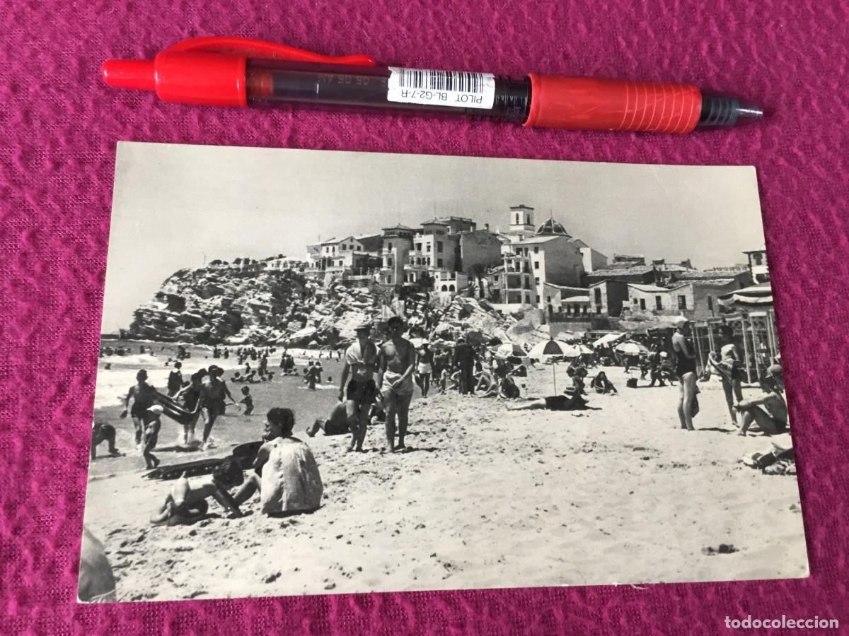 Postales: BENIDORM.(ALICANTE).- VISTA PARCIAL Y PLAYA DE LEVANTE 1958