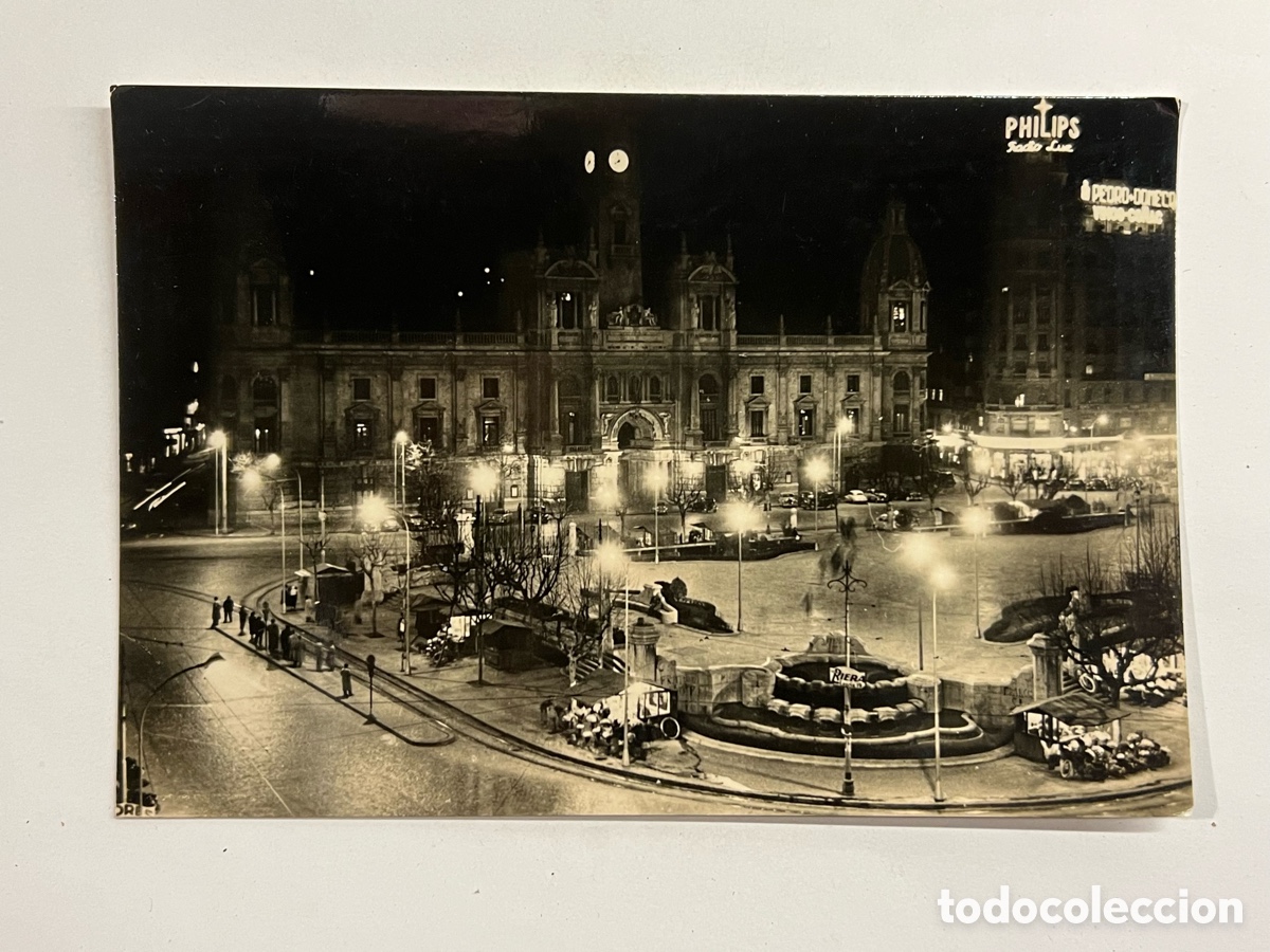 Postales: VALENCIA Postal No.26, Plaza del Caudillo de noche. Foto Ponfel.. Edic., JDP (h.1950?) S/C