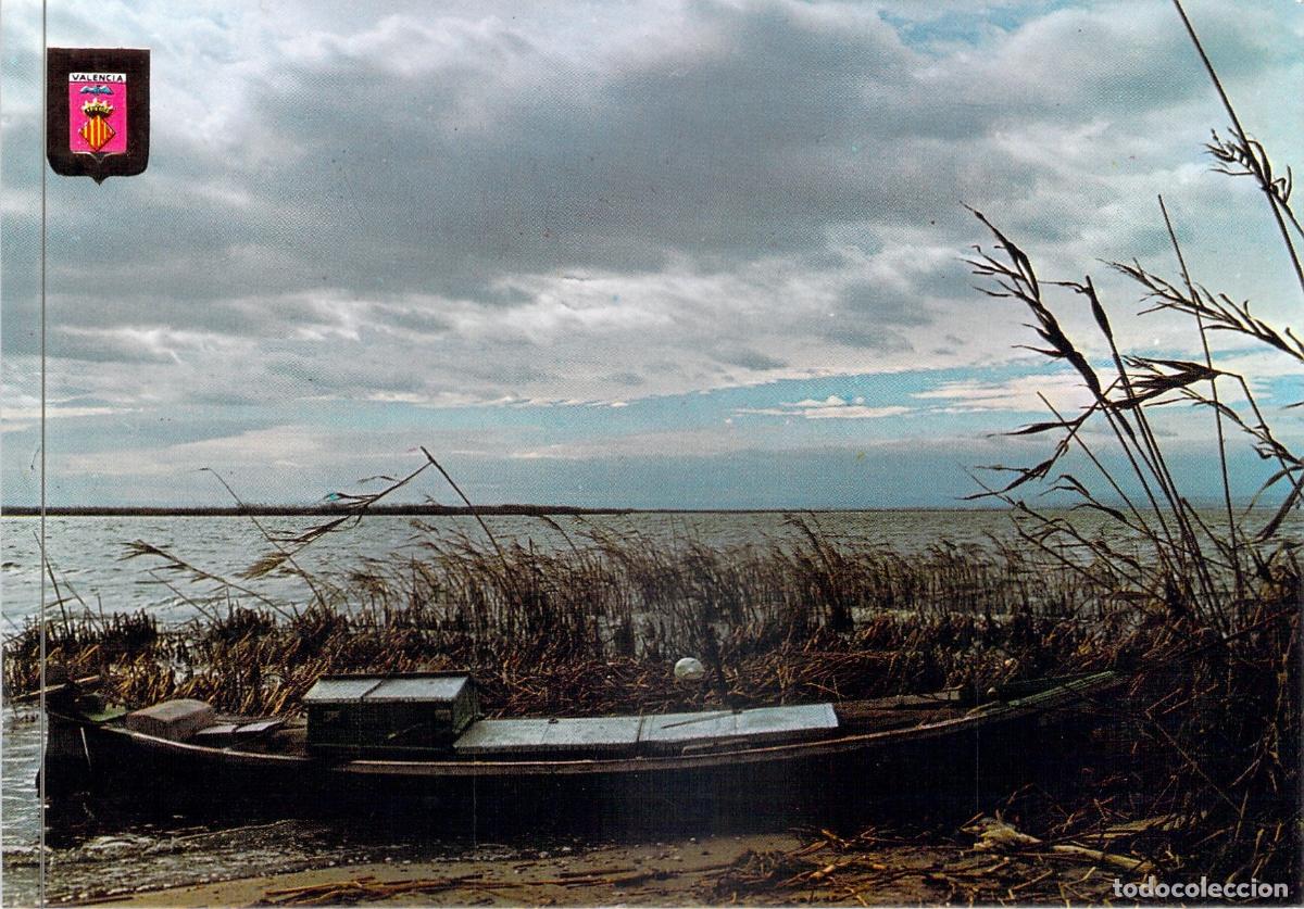 Cartes Postales: Postal de Valencia: Atardecer en La Albufera con Barca T&iacute;pica