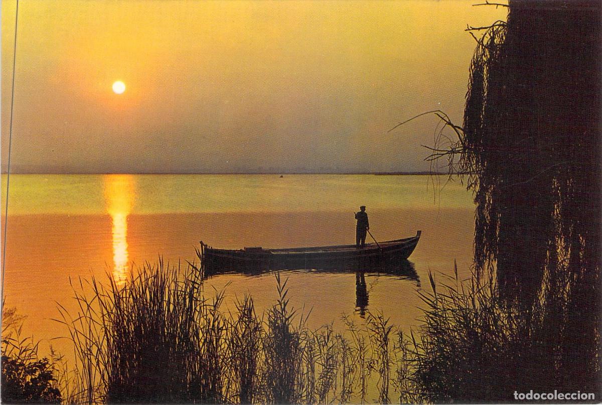 Postales: Postal de la Albufera de Valencia, Puesta de Sol con Barca