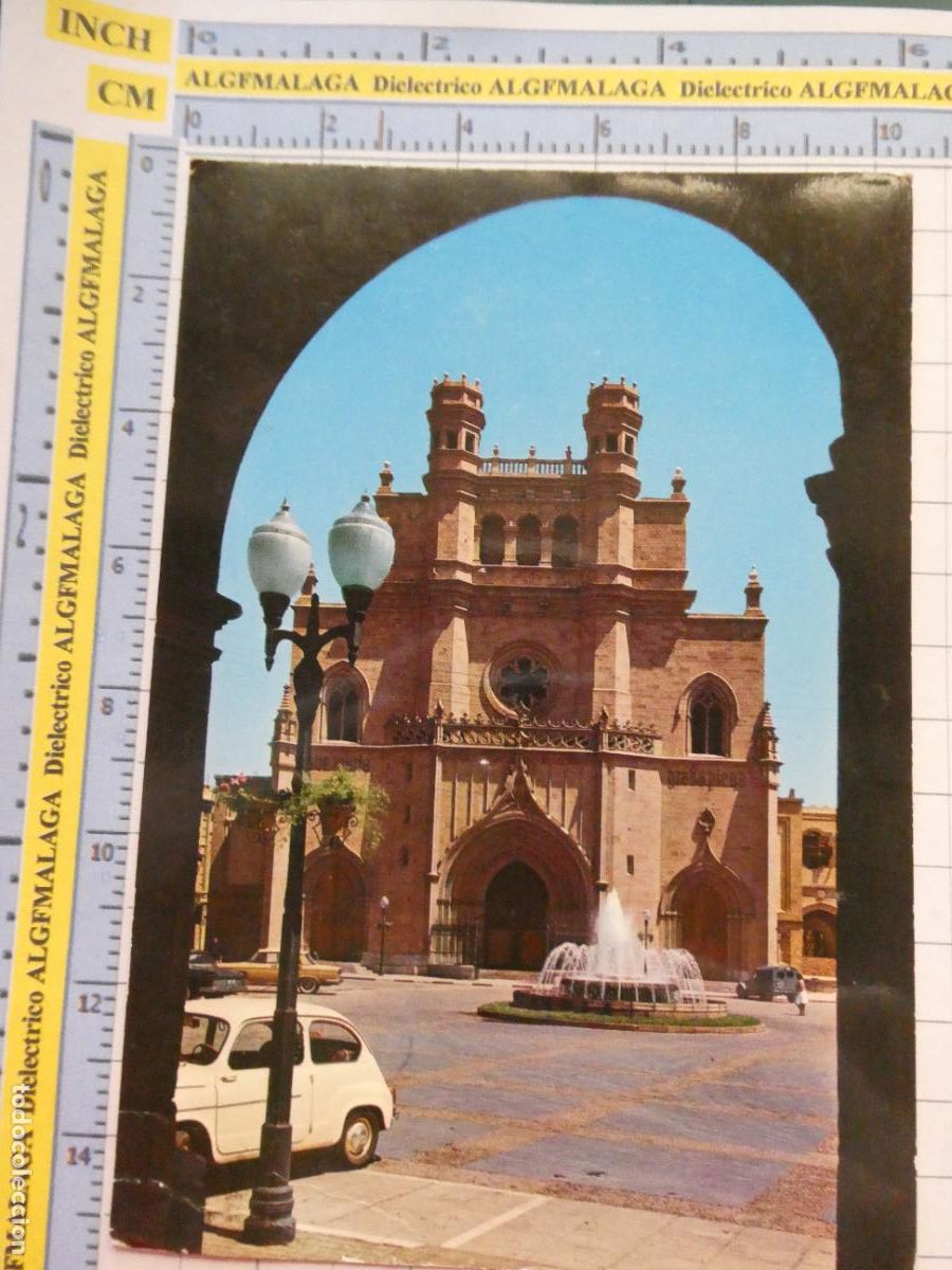Postales: POSTAL DE CASTELL&Oacute;N DE LA PLANA. A&Ntilde;O 1964. IGLESIA ARCIPRESTAL DE SANTA MAR&Iacute;A SEAT 600. 20 GAR. 2779
