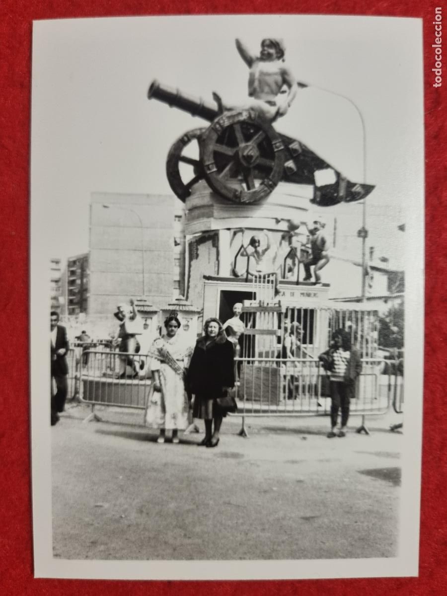 Postales: FOTO FALLA ANTIGUA DE VALENCIA CALLE PINTOR STOLZ A&Ntilde;O 1985 ORIGINAL P2587
