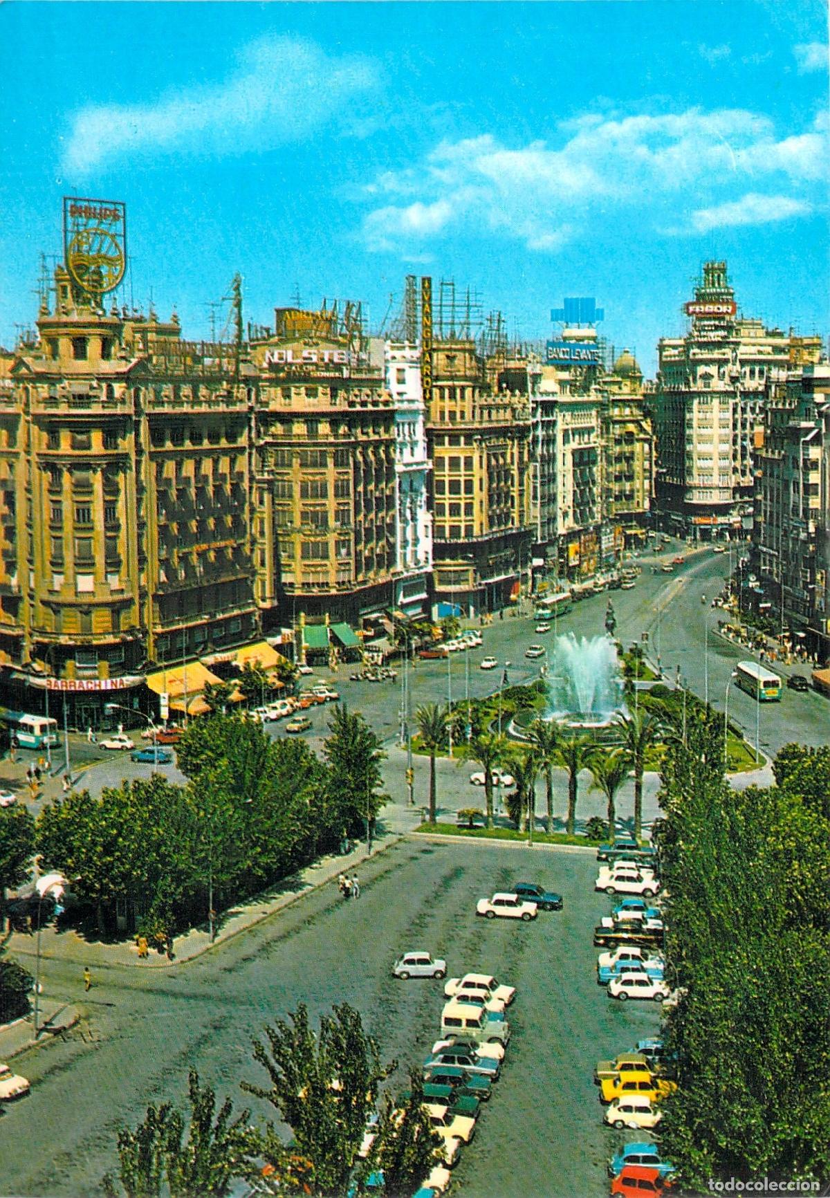 Postales: Postal de Valencia Plaza del Caudillo con fuente y coches