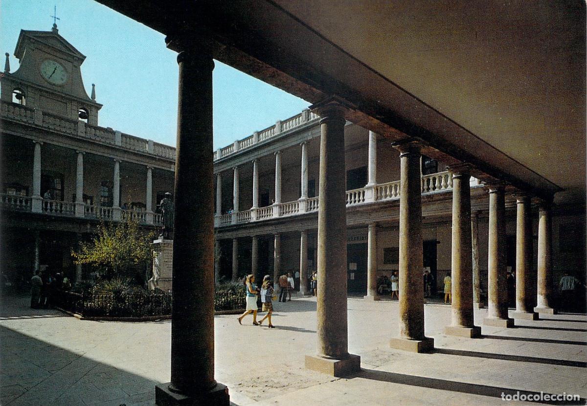 Postales: Postal Claustro de la Facultad de Filosof&iacute;a y Letras de Valencia