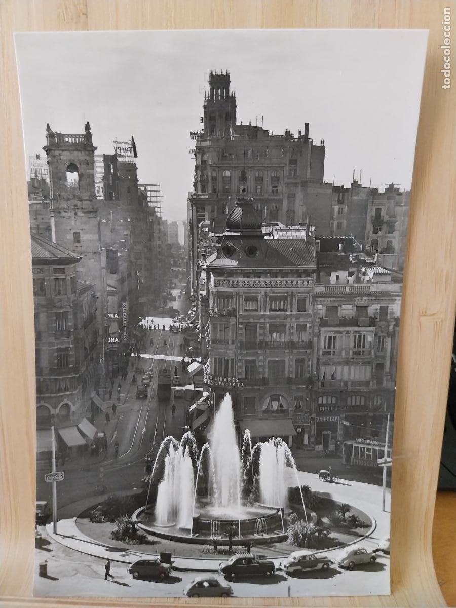 Postales: CALLE SAN VICENTE VALENCIA ED ZERKOWITZ DURA VELASCO 11411 ESCRITA 1960 FUENTE ANIMADA COCHES CLASIC
