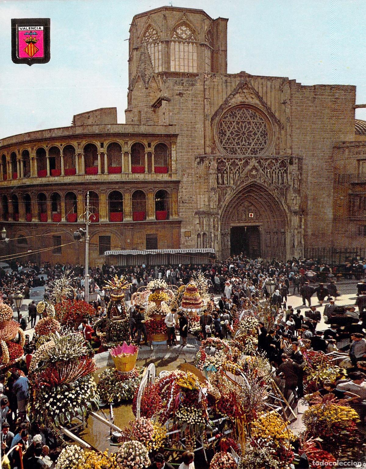 Postales: Postal de Valencia, Ofrenda a la Virgen en la Catedral