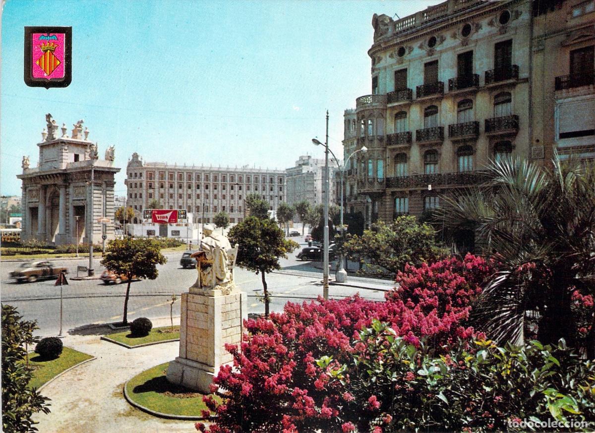 Postales: Postal de Valencia, Monumento a los Ca&iacute;dos y Porta de la Mar