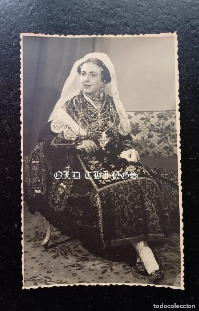 Postales: FOTOGRAFIA DE CHARRA, TRAJE REGIONAL SALMANTINO, FOTO CORRALES, FECHADA POR EL REVERSO EN 1959, TAMA