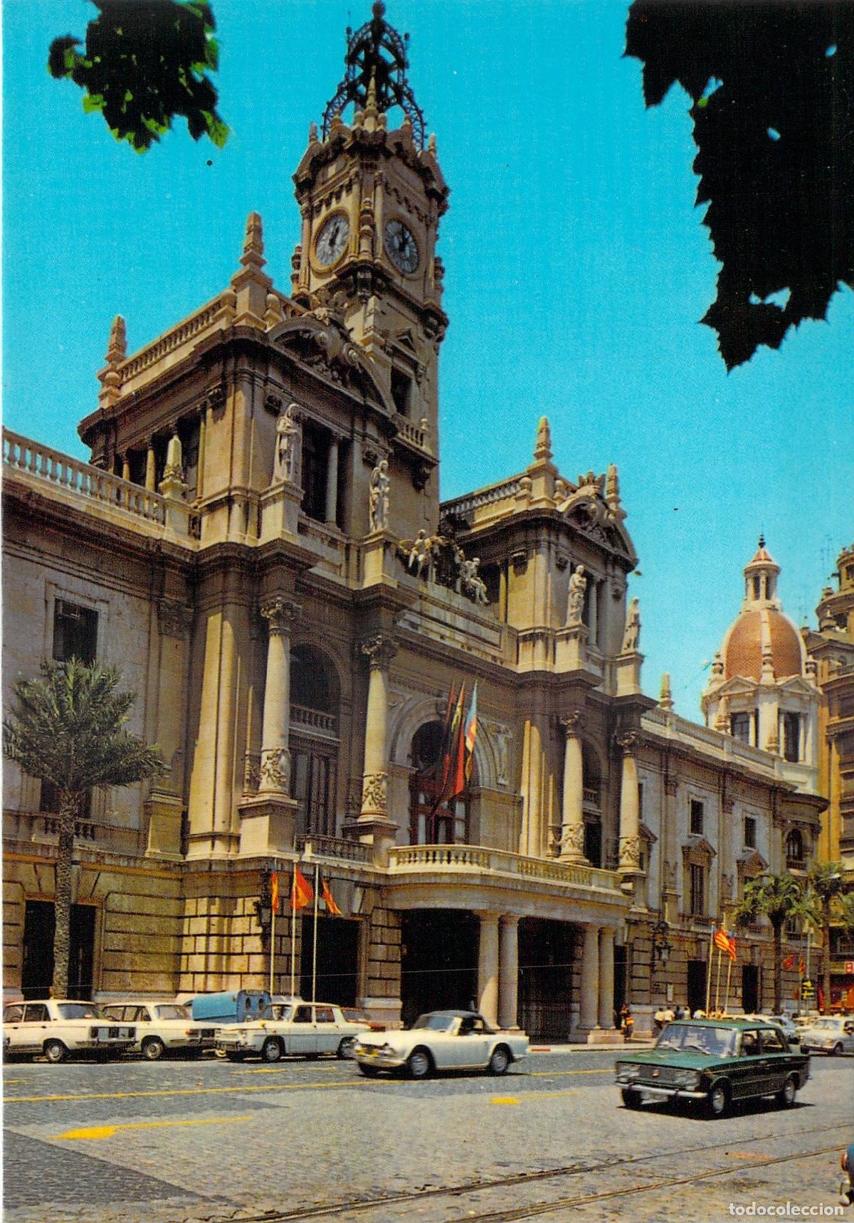 Postales: Postal de Valencia - Ayuntamiento y Plaza con Coches Cl&aacute;sicos