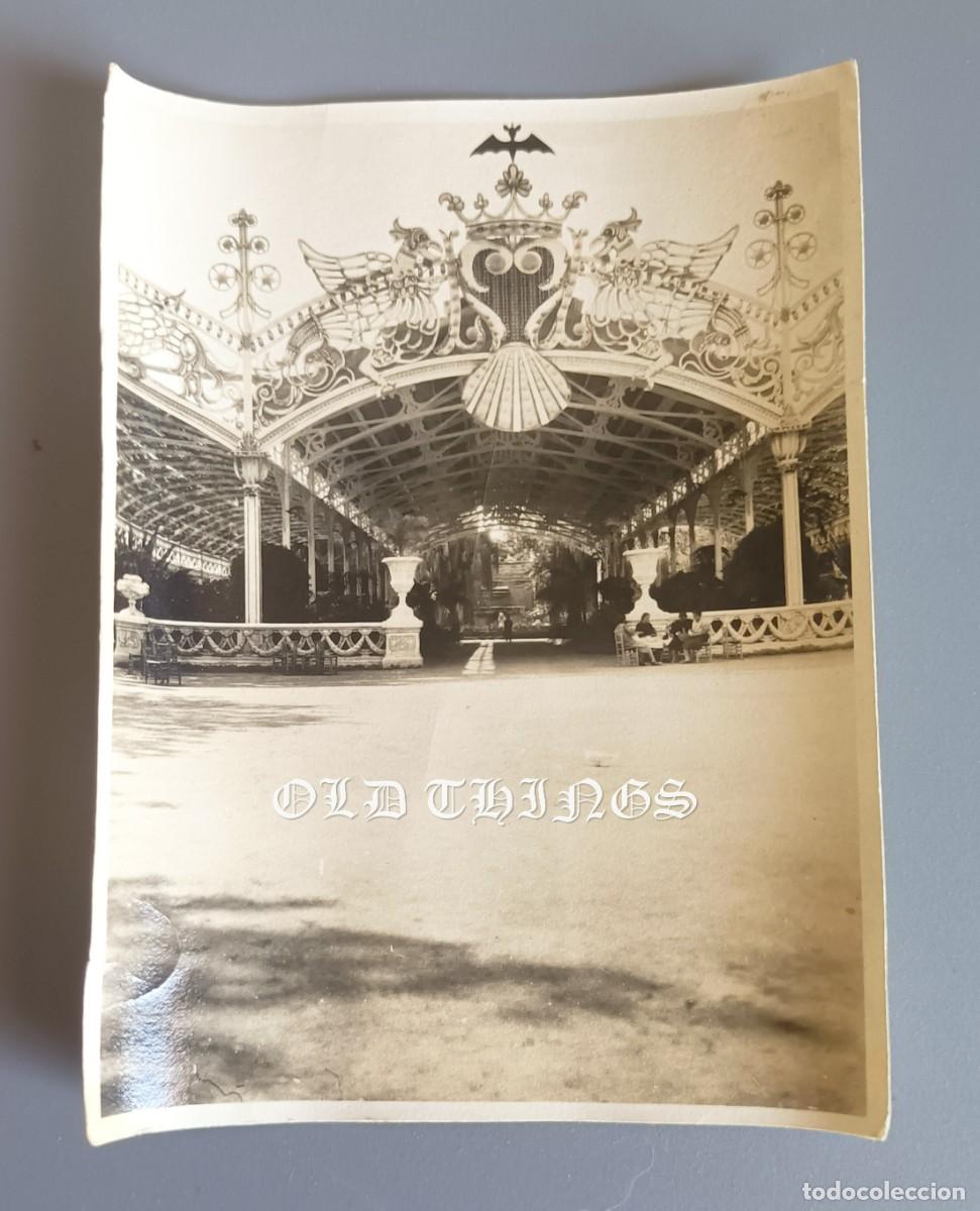 Postales: FOTOGRAF&Iacute;A DEL MAJESTUOSO Umbr&aacute;culo de los Jardines del Real (Viveros Municipales) en Valencia / A&Ntilde;O