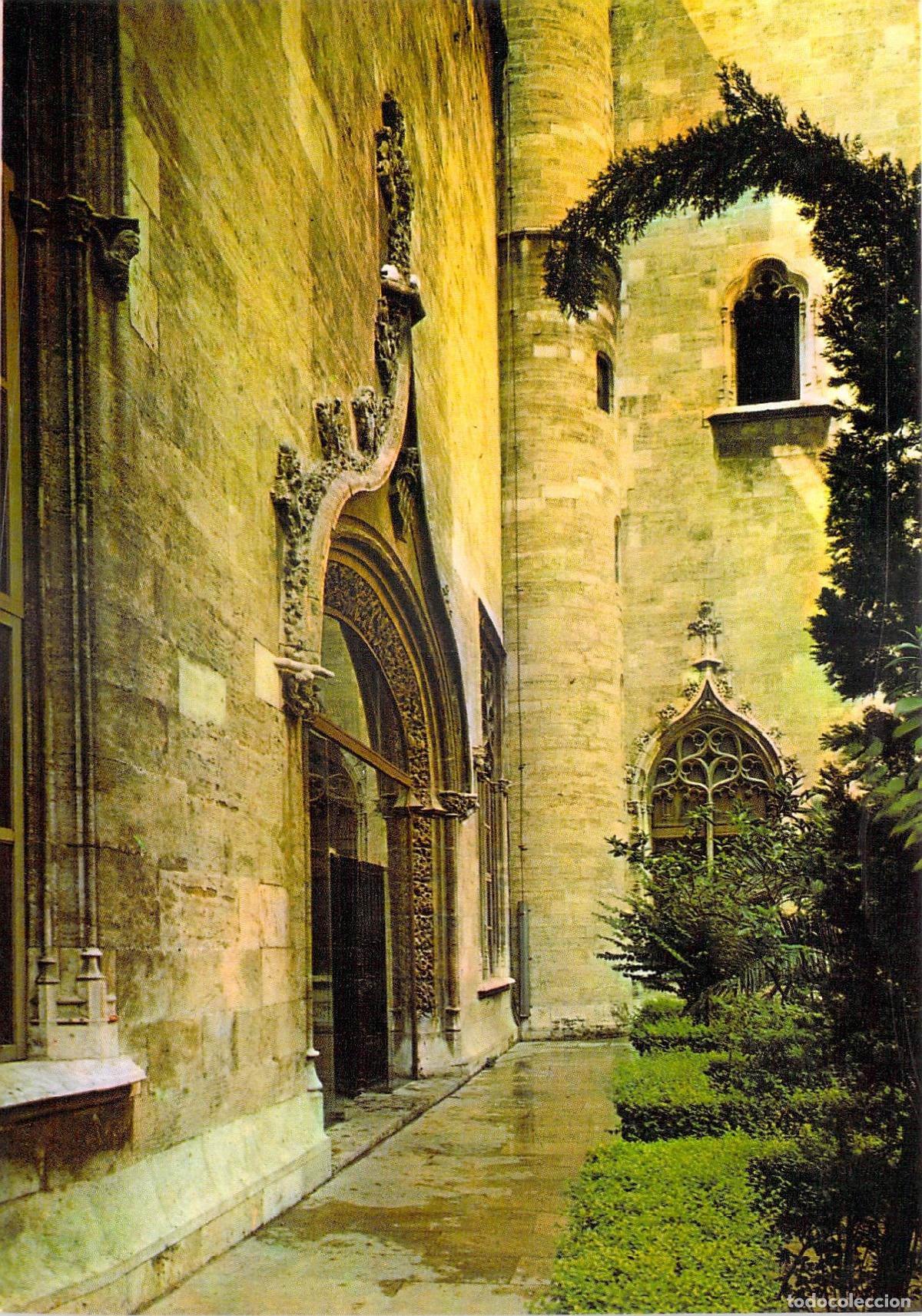 Postales: Postal de la Lonja de la Seda y Patio de los Naranjos en Valencia