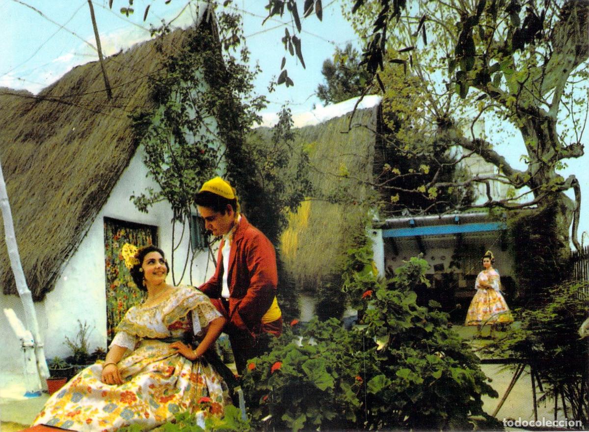Postales: Postal Tur&iacute;stica de Valencia: Idilio en la Barraca con Trajes Regionales