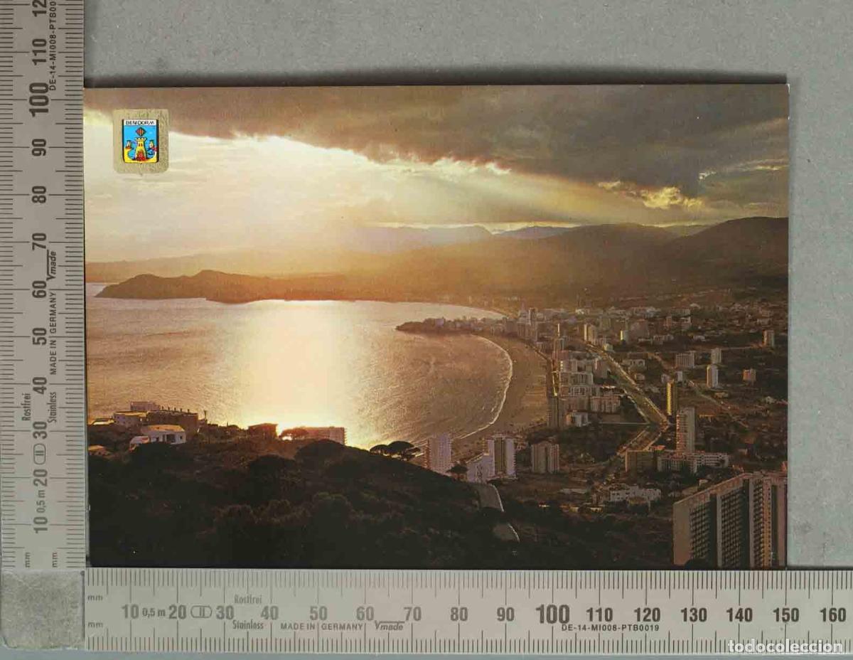 Postales: POSTAL. Benidorm - Vista general y escudo de la ciudad