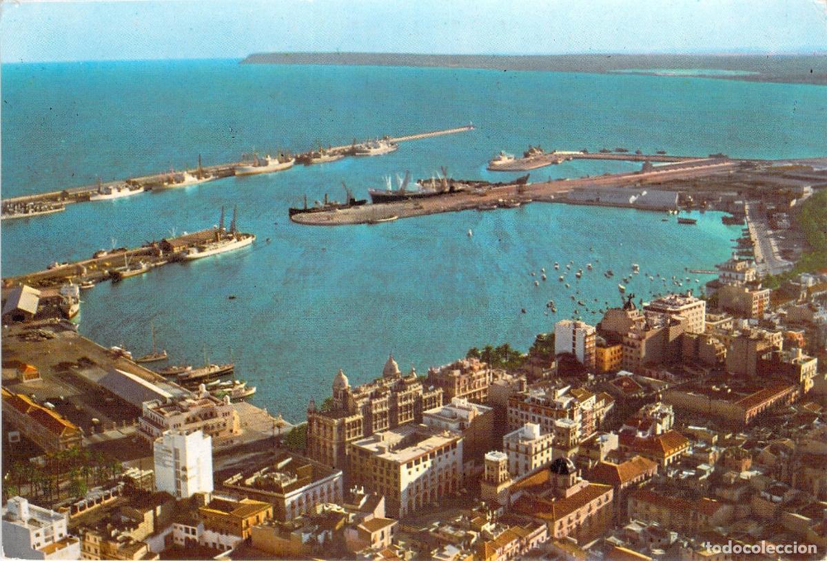Postales: Postal de Alicante Vista Parcial del Puerto y Ciudad 62